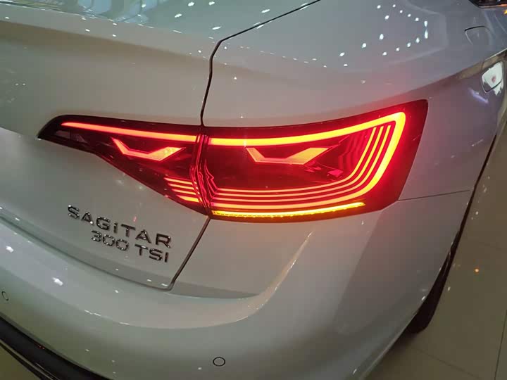 Фото 8 - Volkswagen Sagitar L