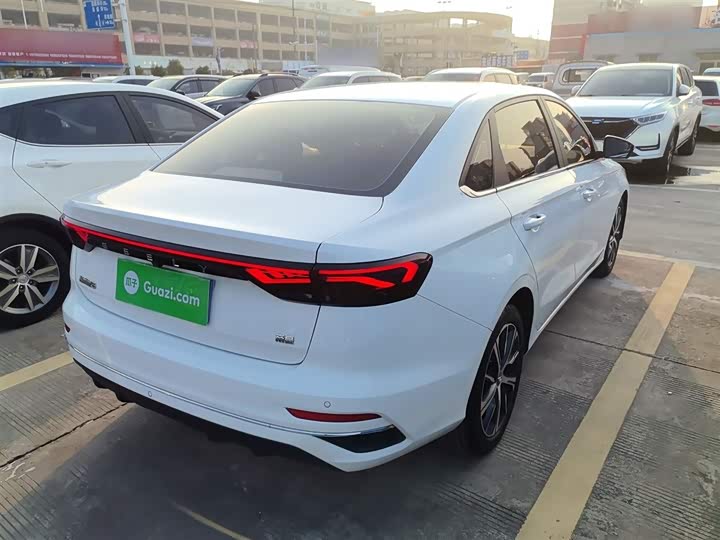 Фото 7 - Geely Emgrand