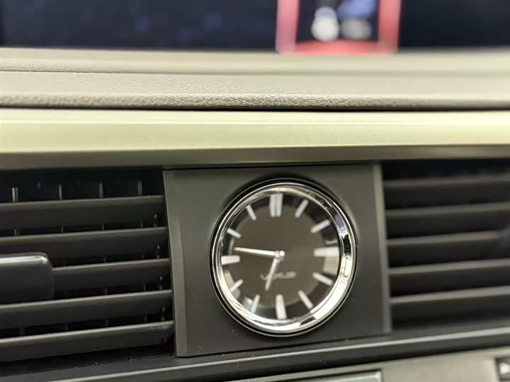 Фото 7 - Lexus RX