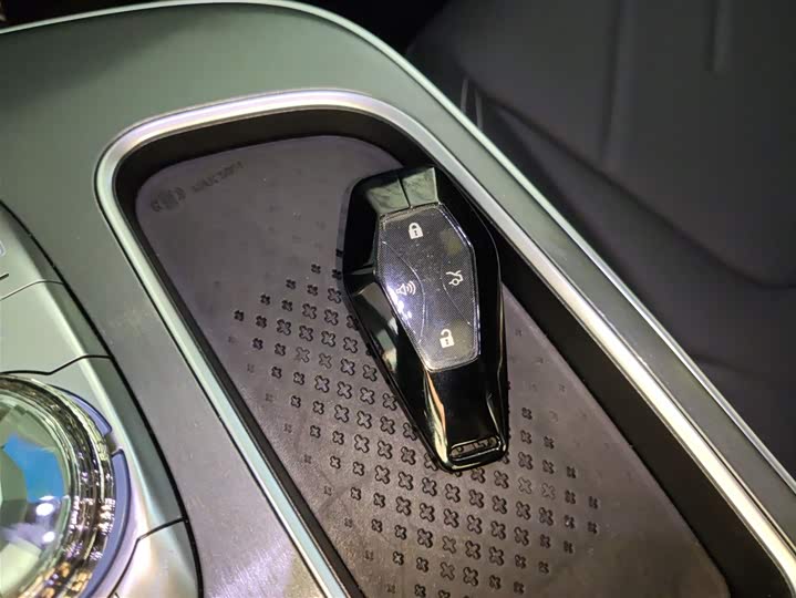 Фото 9 - BAIC Arcfox Alpha S