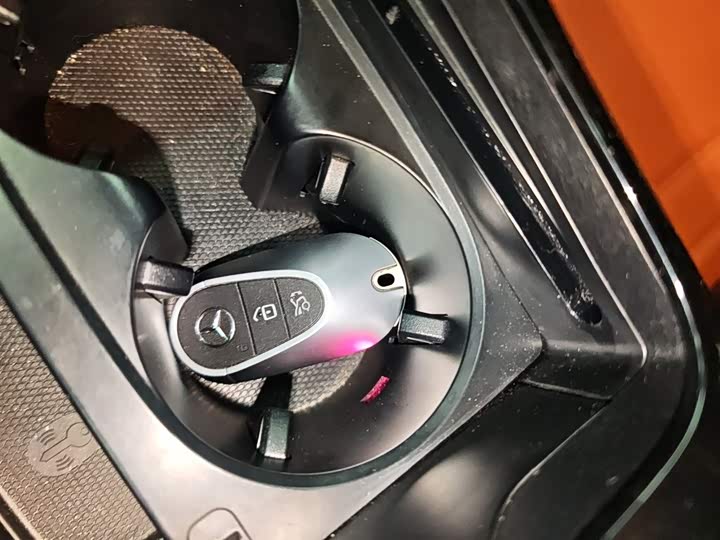 Фото 9 - Mercedes-Benz C-Class