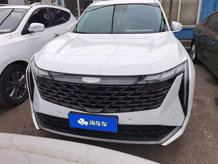 Фото 2 - Geely Atlas L
