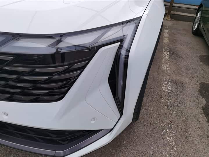 Фото 5 - Geely Atlas L