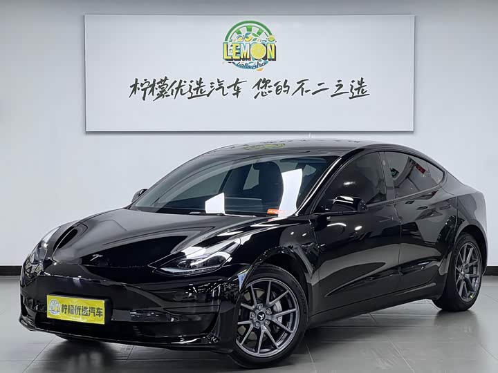 Фото 1 - Tesla Model 3