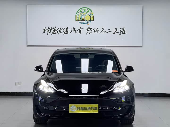 Фото 2 - Tesla Model 3