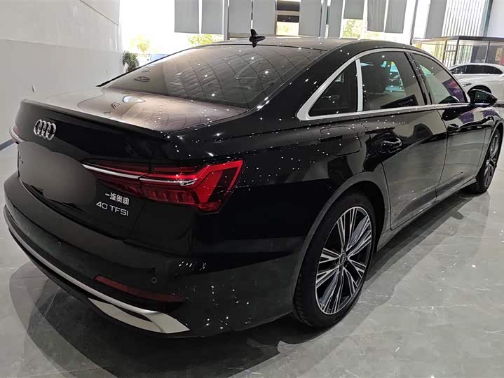 Фото 3 - Audi A6L