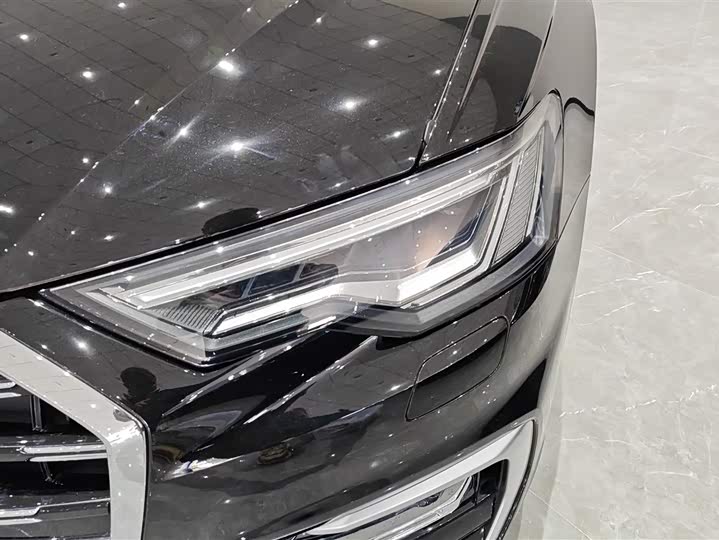 Фото 5 - Audi A6L