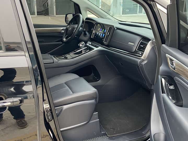 Фото 7 - GAC Trumpchi M8