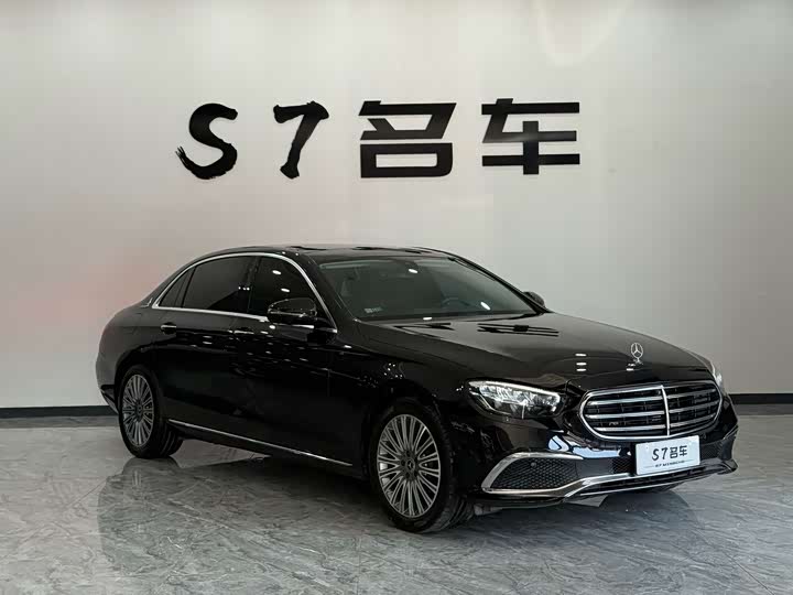 Фото 5 - Mercedes-Benz E-Class