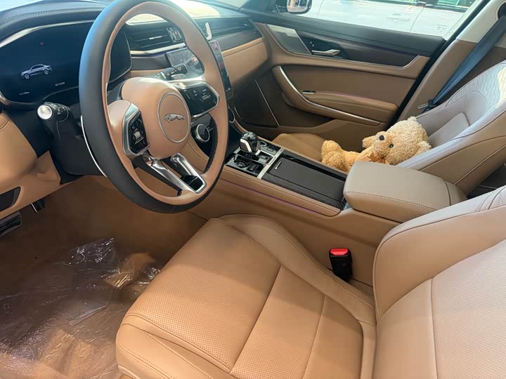 Фото 7 - Jaguar XF L