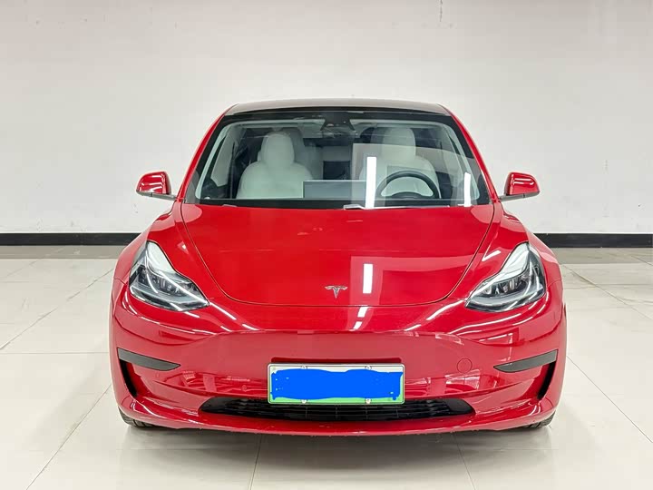 Фото 2 - Tesla Model 3