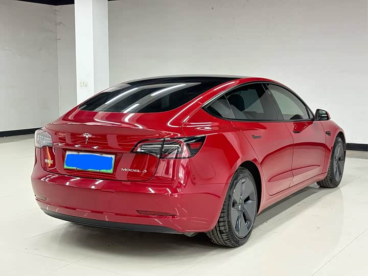 Фото 6 - Tesla Model 3