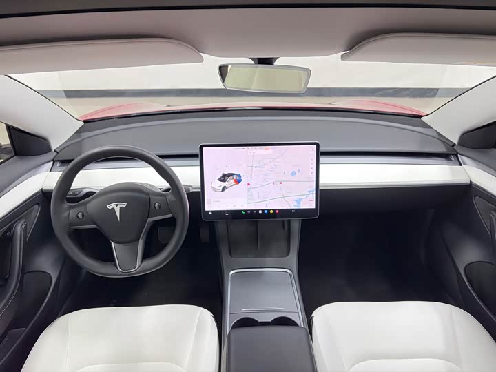 Фото 8 - Tesla Model 3