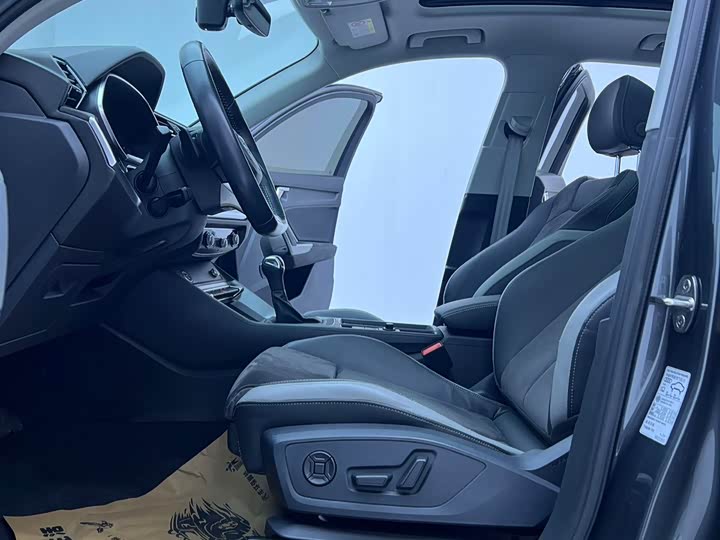 Фото 4 - Audi Q3