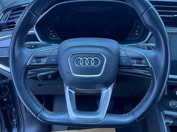 Фото 6 - Audi Q3
