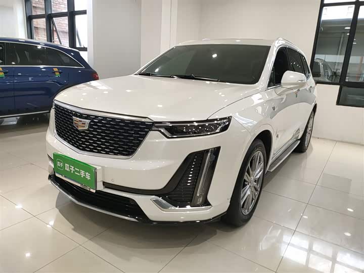 Фото 1 - Cadillac XT6