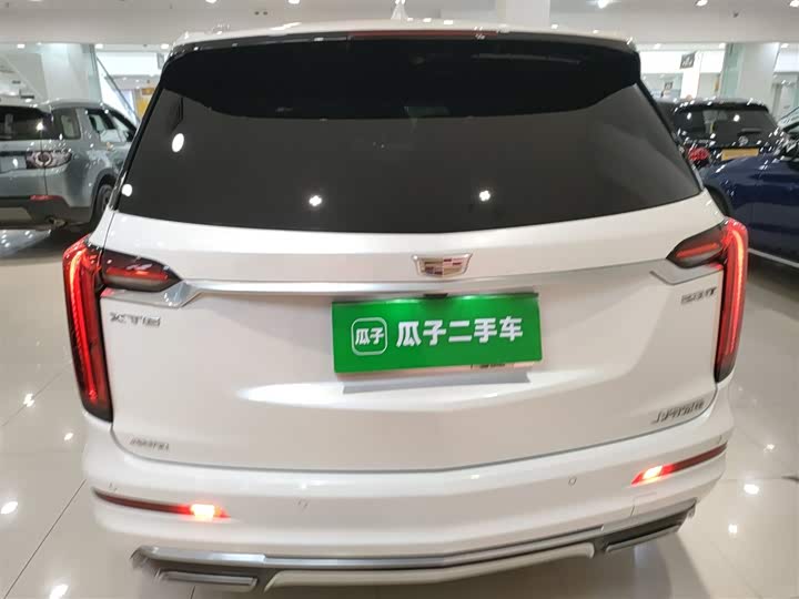 Фото 6 - Cadillac XT6