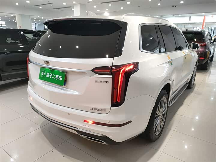 Фото 7 - Cadillac XT6