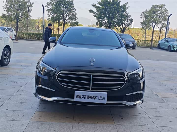 Фото 2 - Mercedes-Benz E-Class