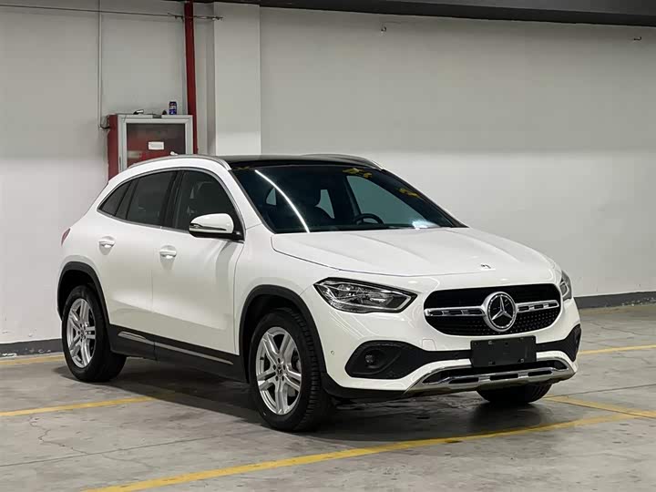 Фото 3 - Mercedes-Benz GLA-Class