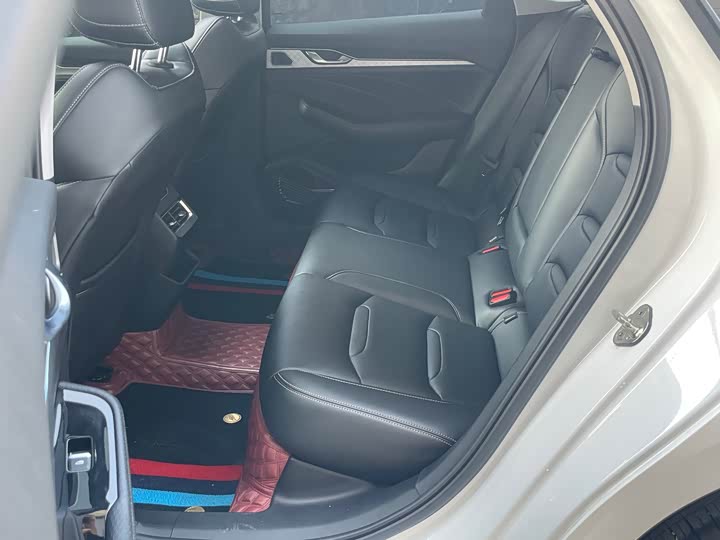 Фото 7 - Geely Preface