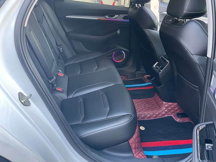 Фото 9 - Geely Preface