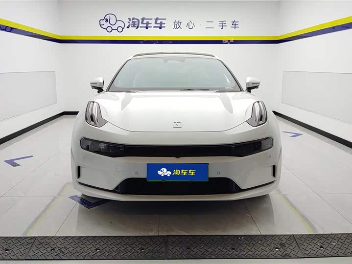 Фото 2 - Zeekr 001