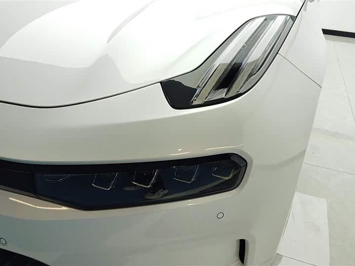 Фото 5 - Zeekr 001