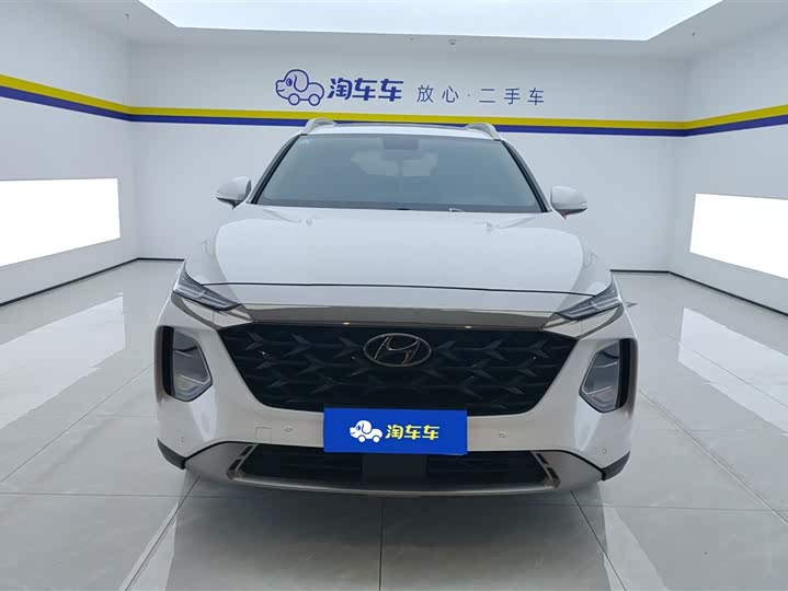 Фото 2 - Hyundai Santa Fe