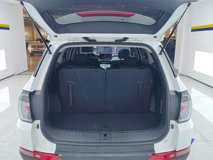 Фото 4 - Hyundai Santa Fe