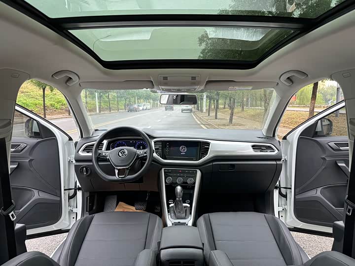 Фото 4 - Volkswagen T-Roc