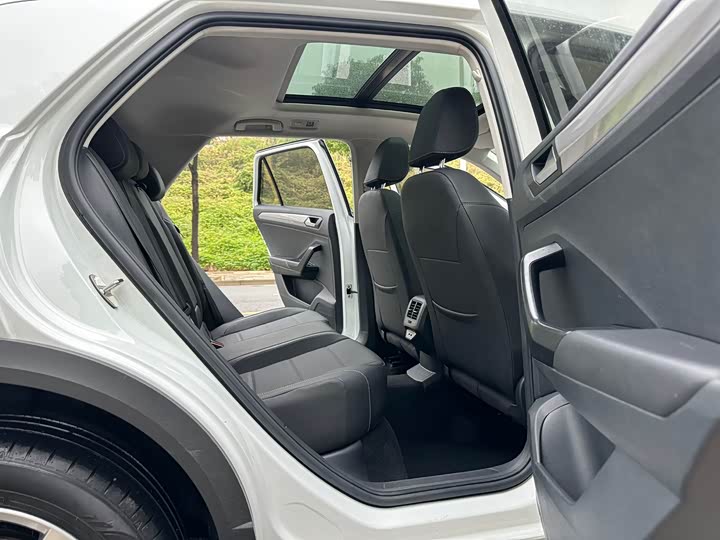 Фото 8 - Volkswagen T-Roc