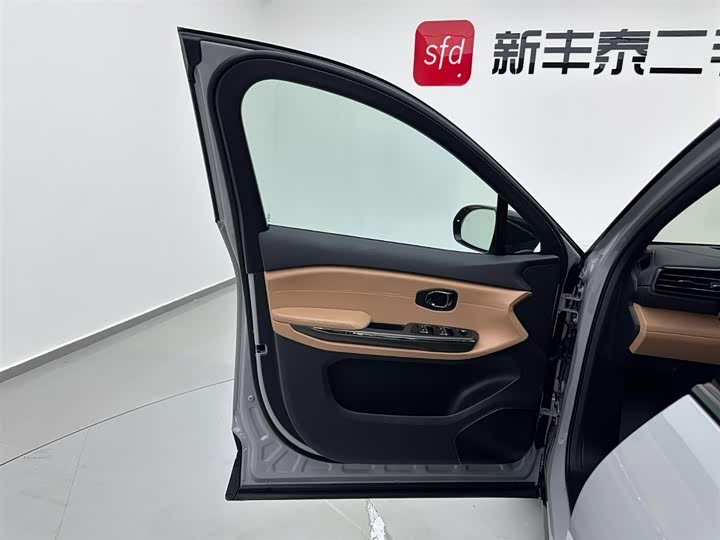 Фото 8 - Nio ES6