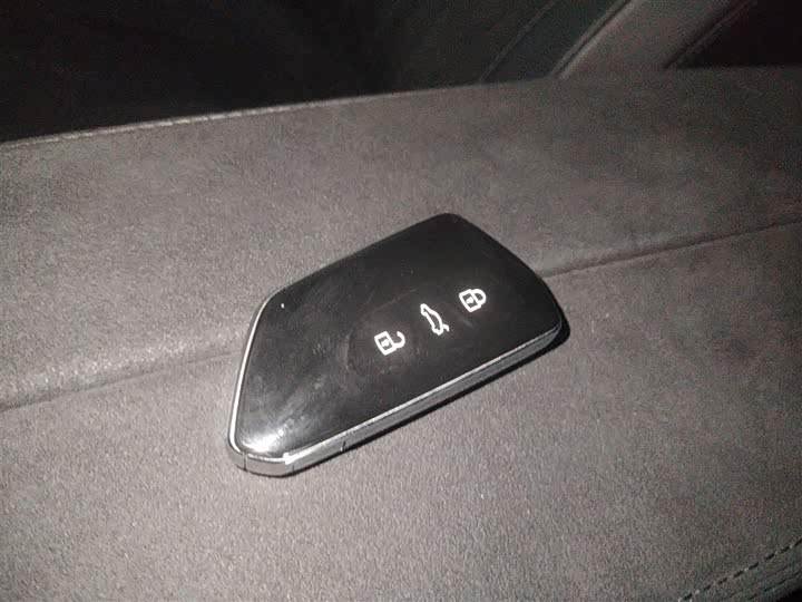 Фото 9 - Volkswagen Tiguan L Pro