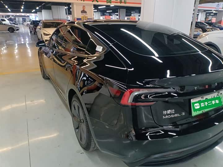 Фото 5 - Tesla Model 3