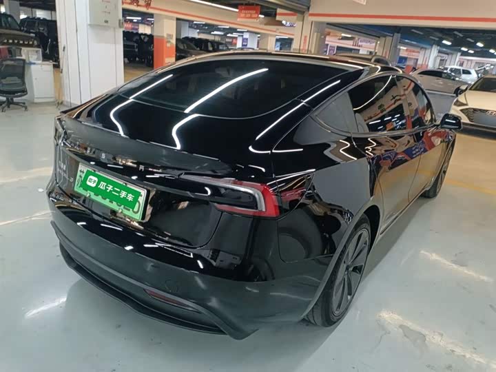 Фото 7 - Tesla Model 3