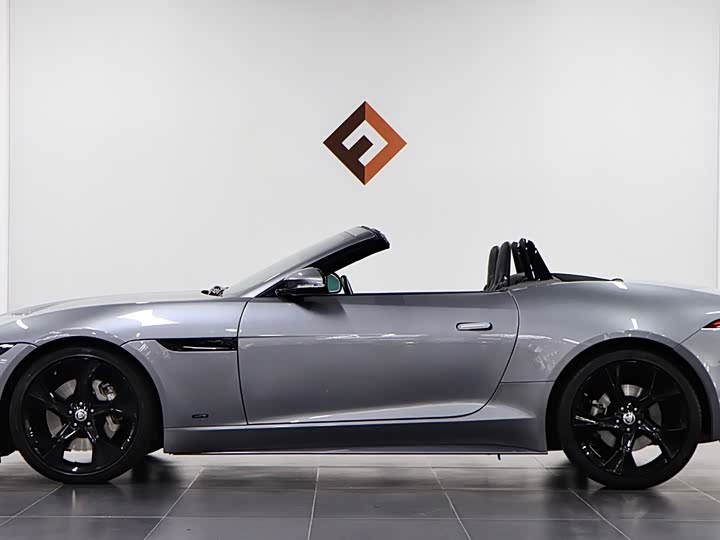 Фото 7 - Jaguar F-Type