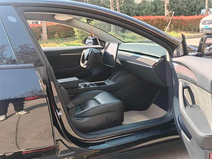 Фото 7 - Tesla Model 3