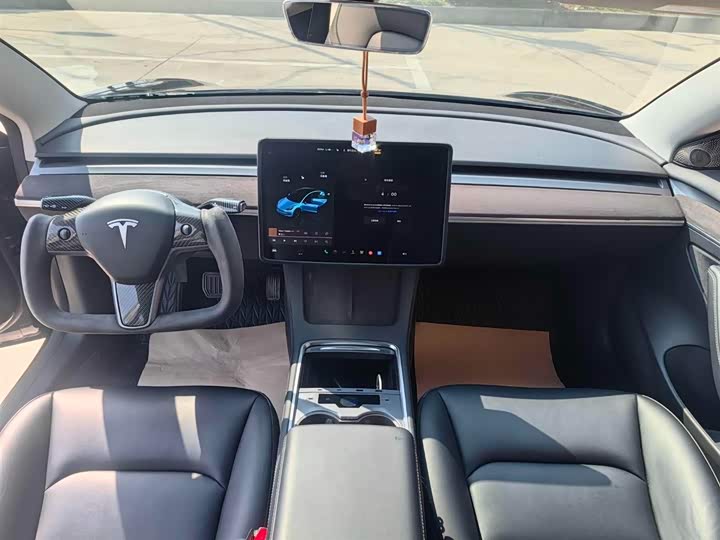 Фото 9 - Tesla Model 3