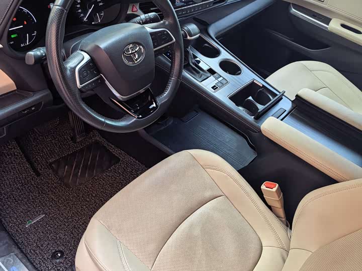 Фото 5 - Toyota Sienna