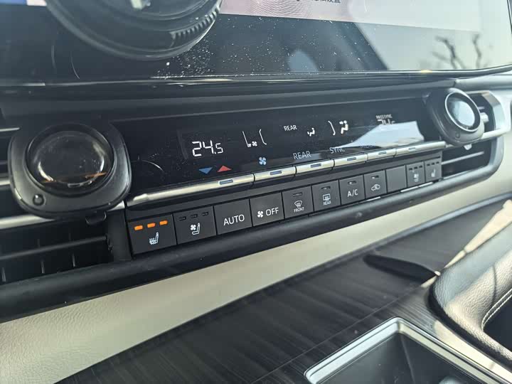 Фото 6 - Toyota Sienna