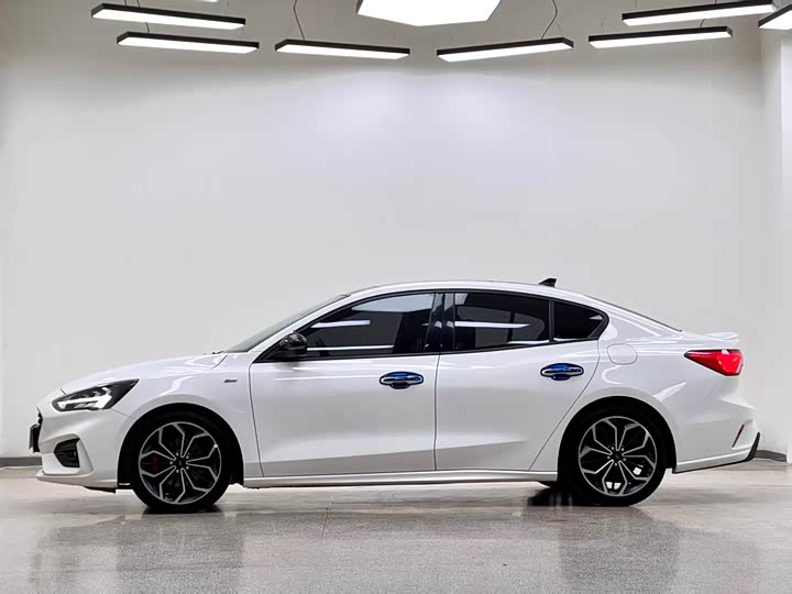 Фото 5 - Ford Focus