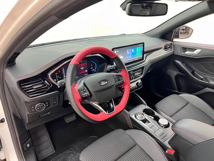 Фото 6 - Ford Focus