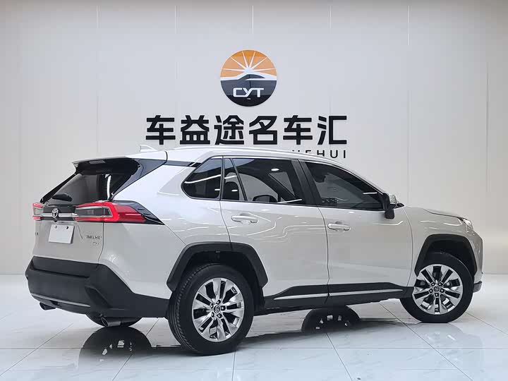 Фото 6 - Toyota Wildlander