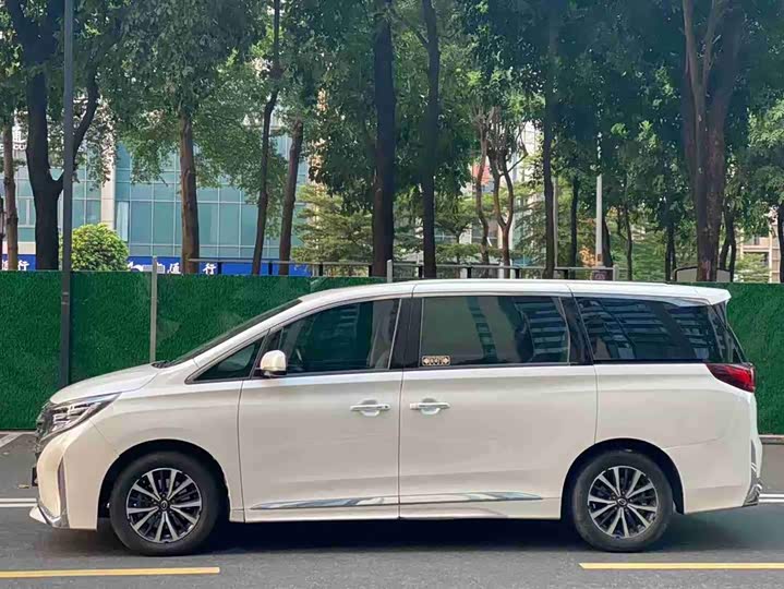 Фото 3 - GAC Trumpchi M8