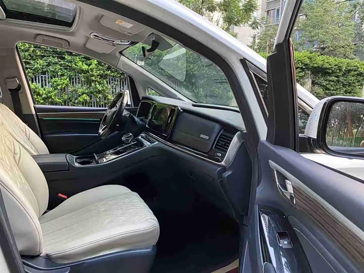 Фото 9 - GAC Trumpchi M8