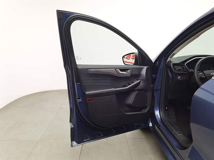 Фото 8 - Ford Escape