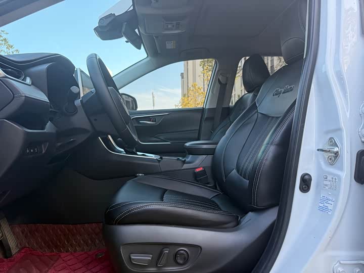 Фото 4 - Toyota RAV4