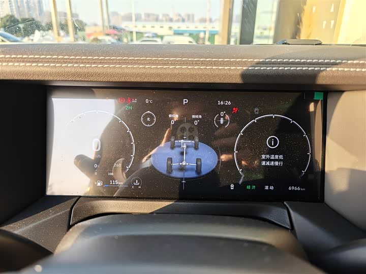 Фото 6 - Tank 300 Hybrid