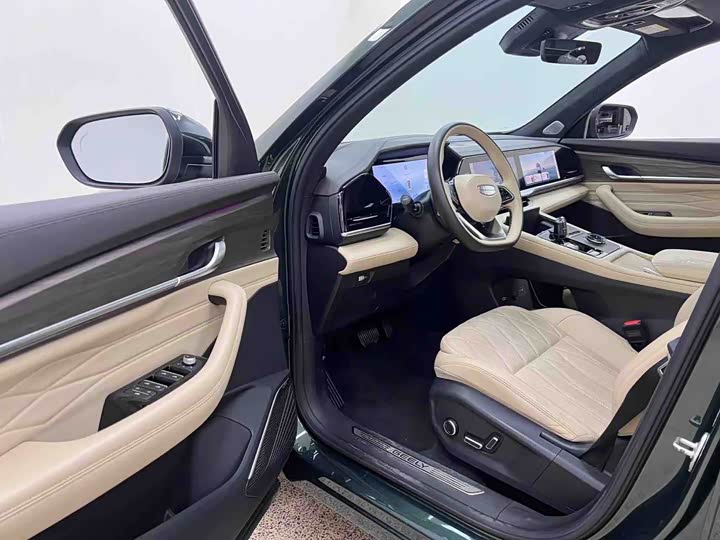 Фото 6 - Geely Monjaro